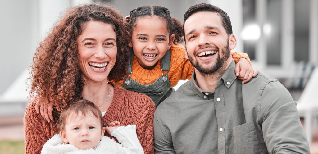 عائلة سعيدة