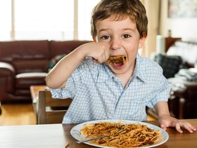 لا أحد يخبرك بهذه الحقائق عن تغذية طفلك.. لكنك بحاجة لمعرفة كل واحدة منها!