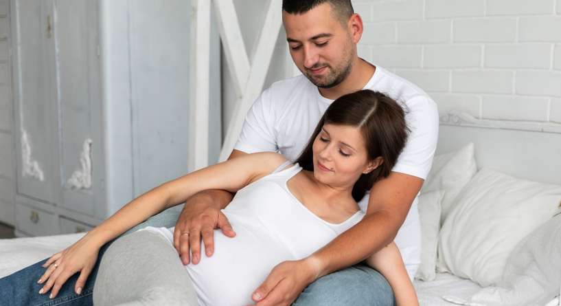 هل العلاقة الحميمة خلال الحمل آمنة؟