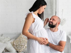 هل يحدد شكل وجه زوجكِ جنس مولودكِ الأول؟ العلم يجيب!
