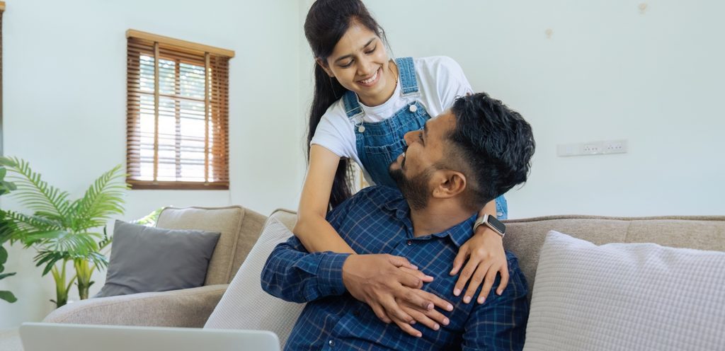 زوجان سعيدان