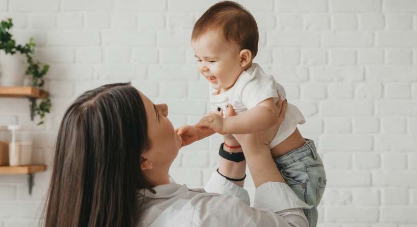 ماذا يحدث لعقلك وجسدك عندما تصبحين أماً؟