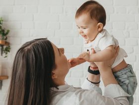ماذا يحدث لعقلك وجسدك عندما تصبحين أماً؟