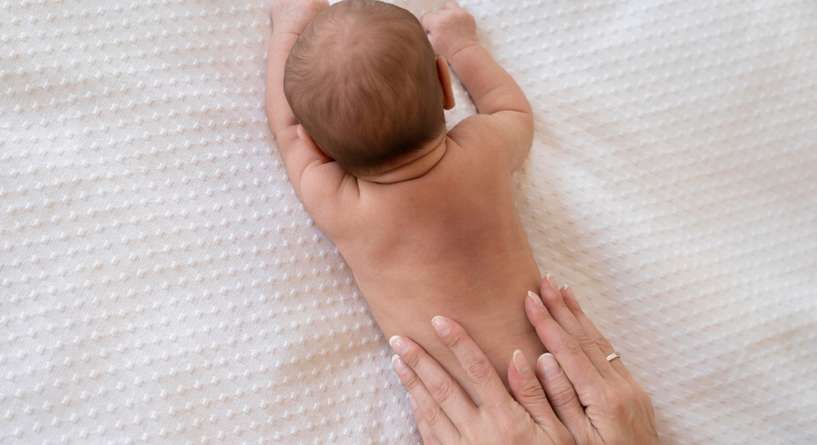 4 أسباب ستجعلكِ تبدئين اليوم بتدليك رضيعكِ بزيت الزيتون