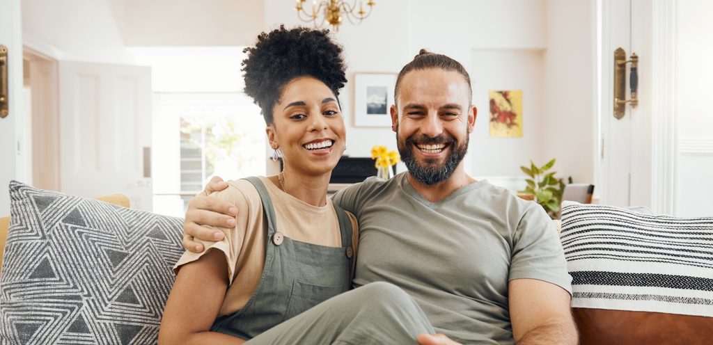 زوجان سعيدان