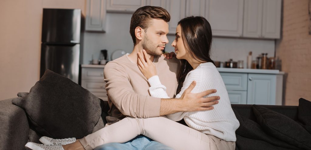 زوجان رومانسيان