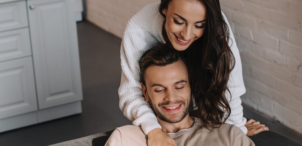 زوجان سعيدان