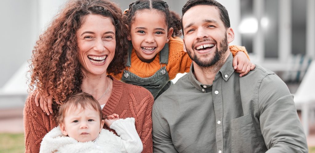 عائلة سعيدة