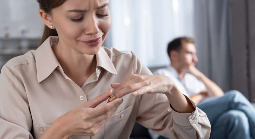 هل تعيشين "زواجًا مشروطًا" دون أن تدري؟