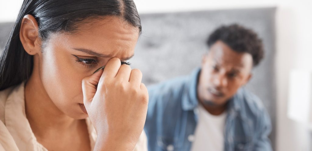 زوجان حزينان