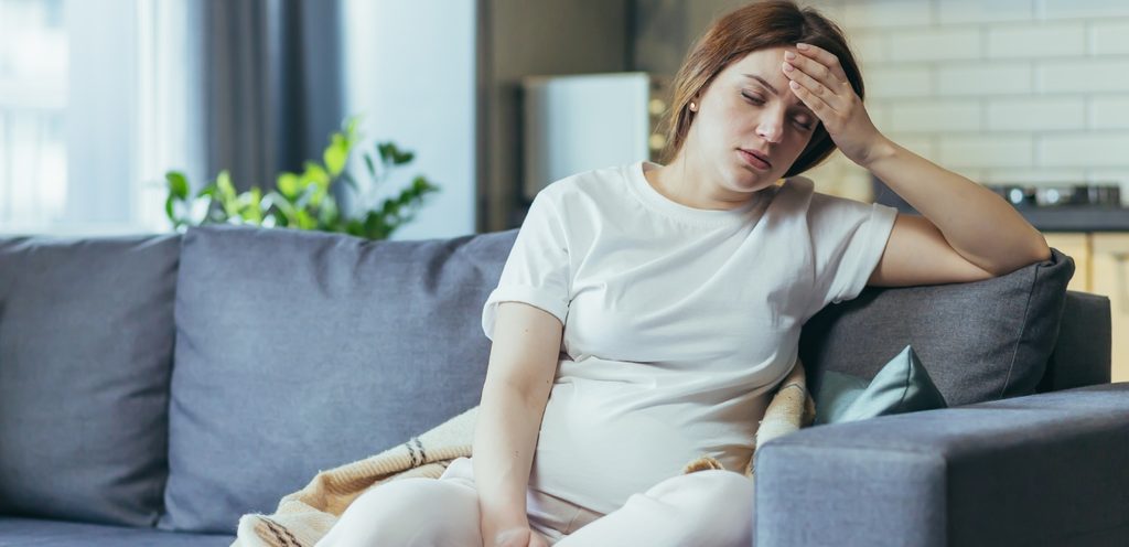 امرأة حامل مُتعَبة