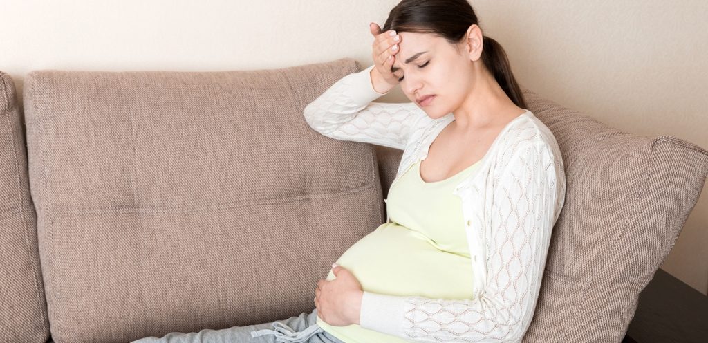 امرأة حامل متعبة