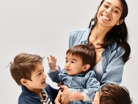 كيف تساهم الأم في تشكيل مستقبل أفضل للمجتمع