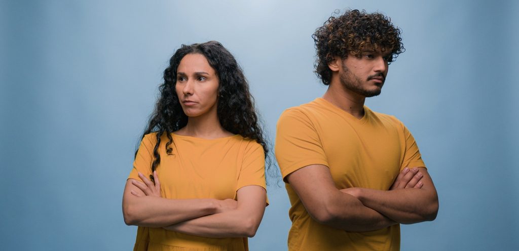 زوجان غاضبان