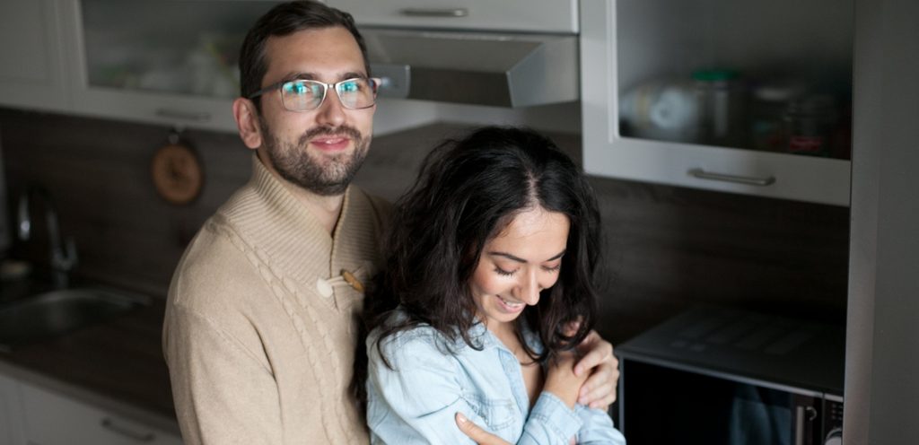 زوجان سعيدان