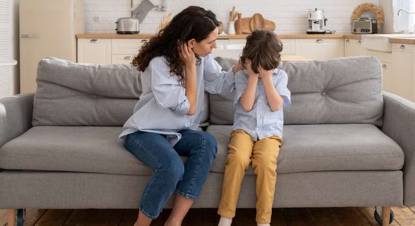 هل العناد طبيعة في طفلك؟ أم طريقة ذكية لطلب الاهتمام؟