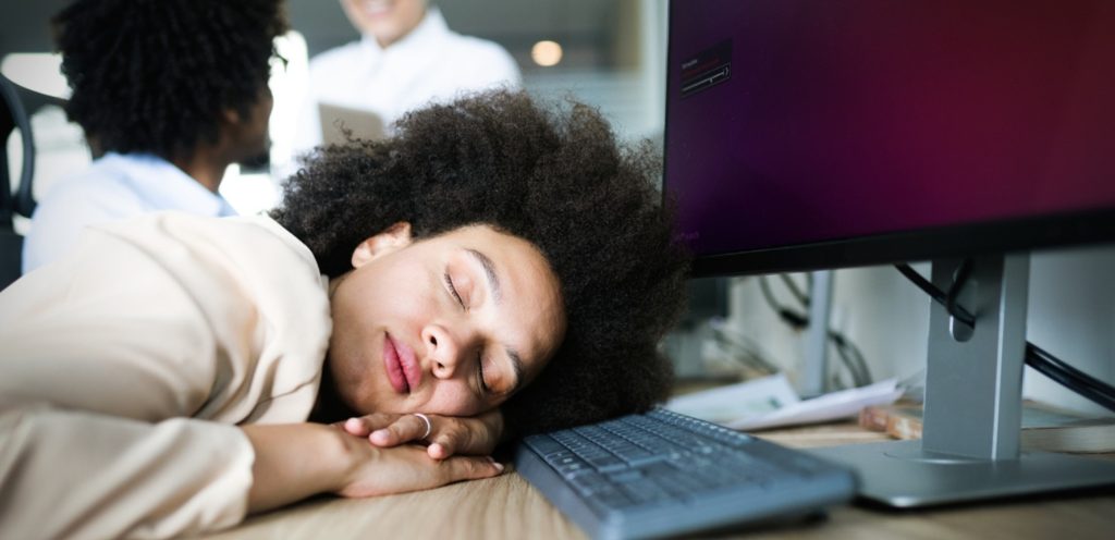 امراة نائمة