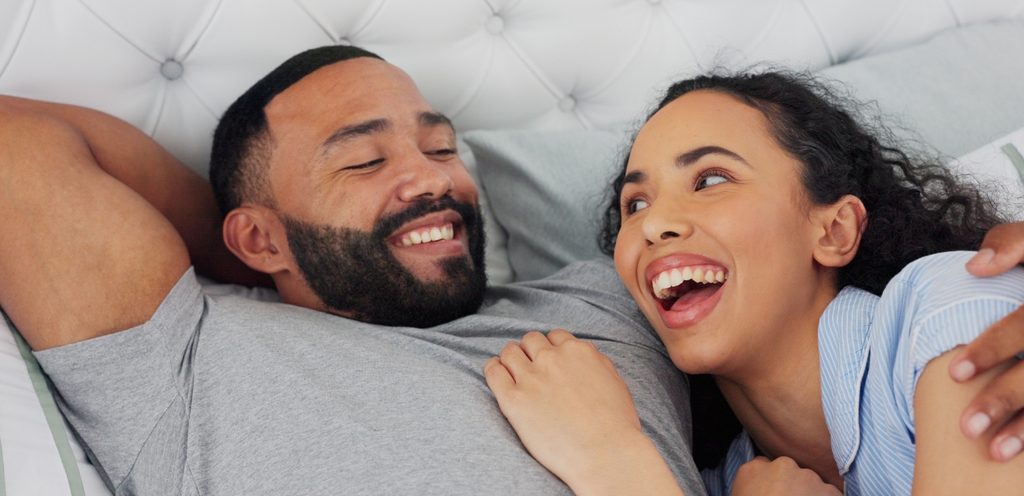 زوجان سعيدان