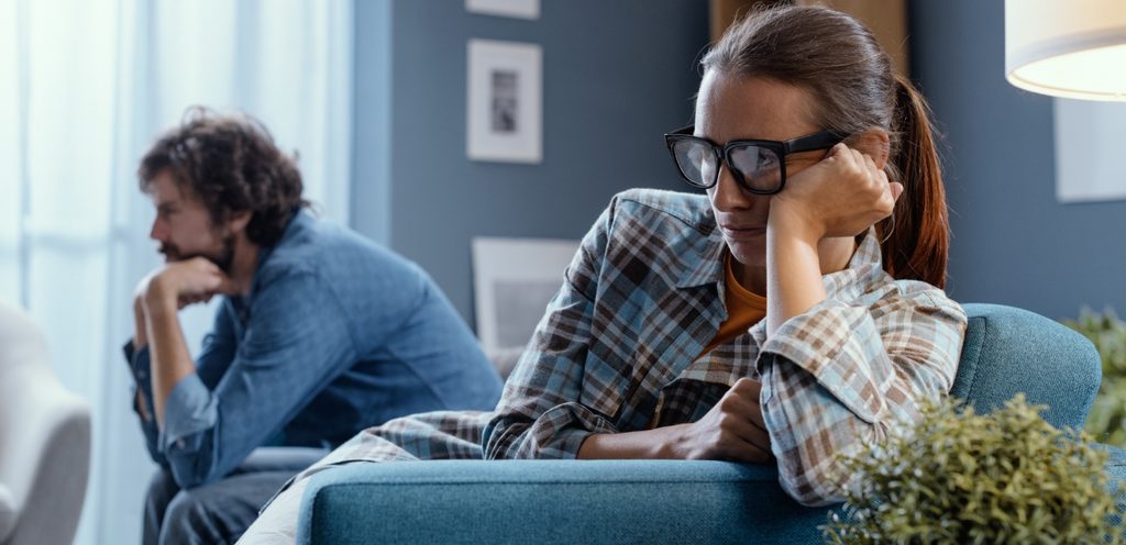 زوجان حزينان