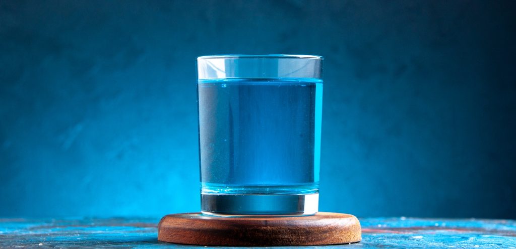 كوب من الماء