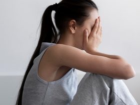اكتشفي كيف تؤثر تجاربكِ القديمة على جهازكِ العصبي اليوم
