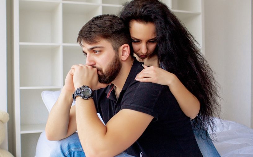 كيف تبنين ثقة جديدة مع زوجك بعد خيبة أمل؟