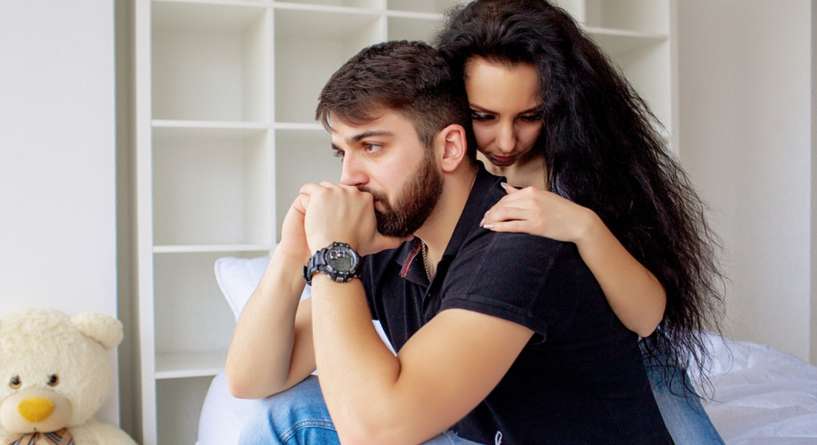 كيف تبنين ثقة جديدة مع زوجك بعد خيبة أمل؟