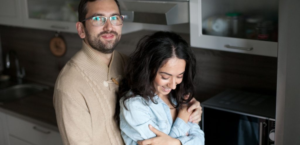 زوجان سعيدان