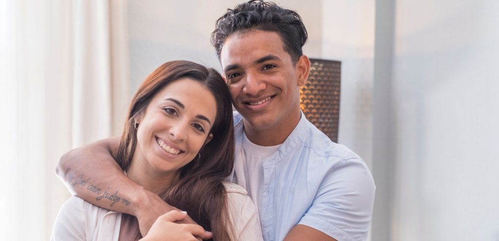 زوجان سعيدان