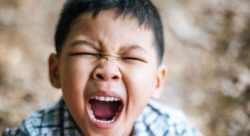 طفلك يصرخ في الأماكن العامة؟