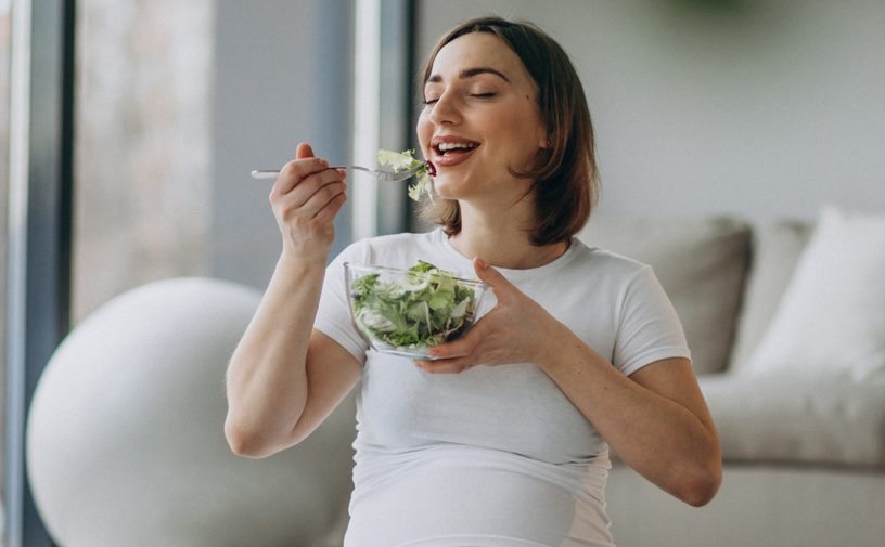 هذه المأكولات الشائعة تضرّ بالجنين رغم فائدتها!