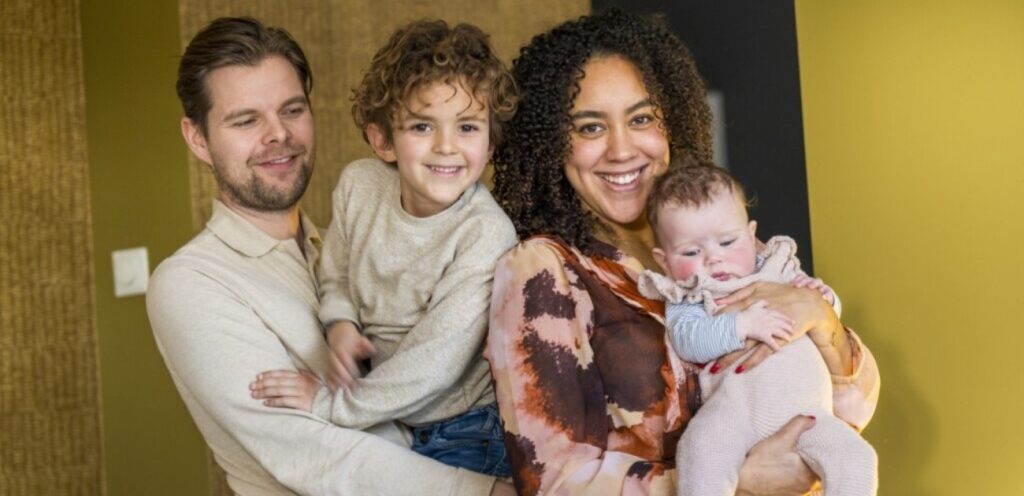 عائلة سعيدة