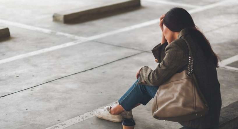 كيف ابتعد عن شخص تعلقت به