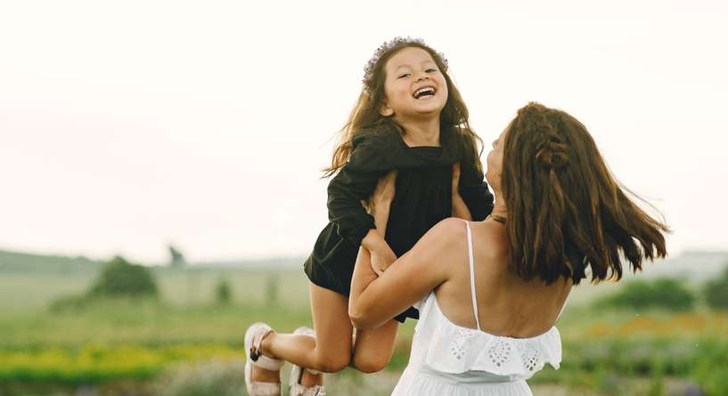 هل تريدين طفلًا قوي الشخصية؟ طبّقي هذه العادات الخمس فورًا!