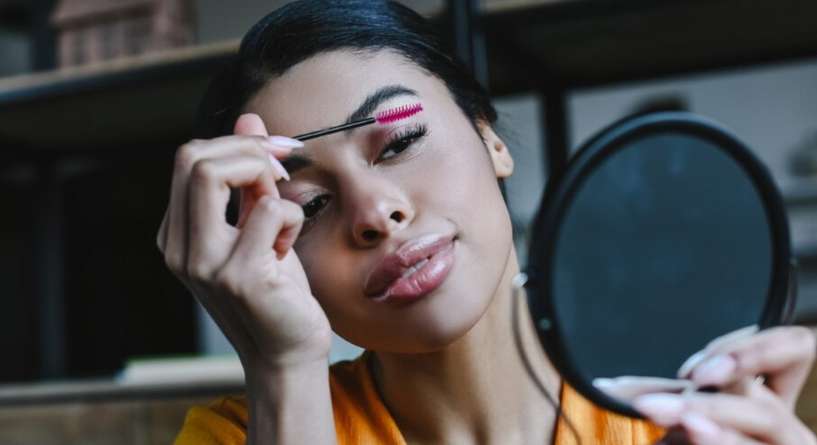 تشقير الحواجب للحامل