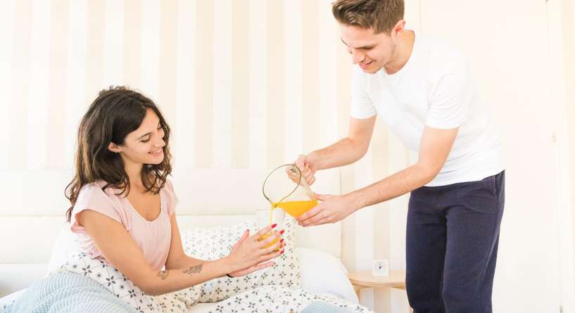 أربعة مراحل تشكّل دليلك الذكي للتعامل مع شريكتك في أيام الدورة الشهرية