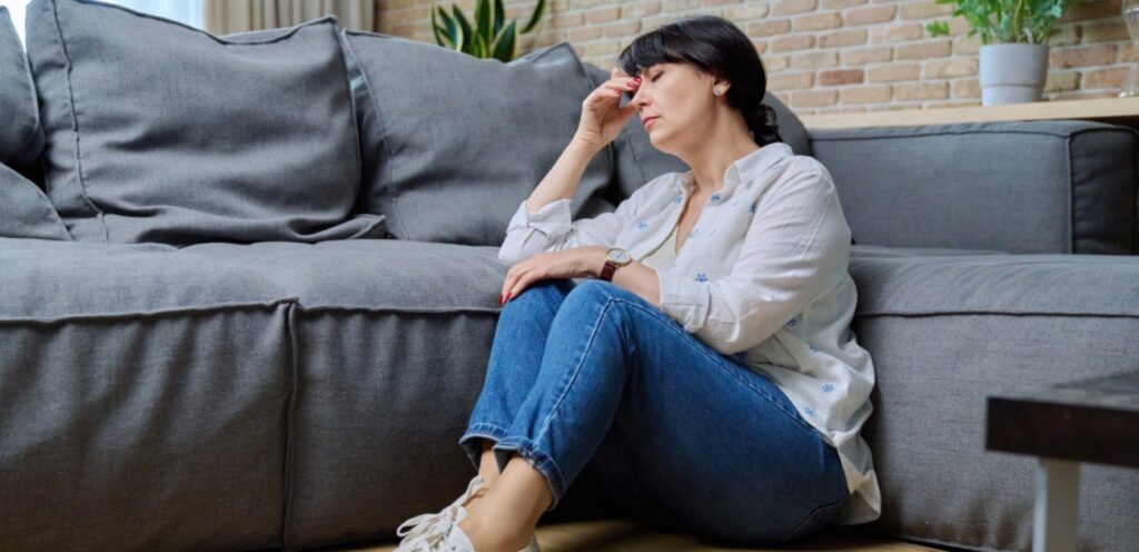 امرأة حزينة