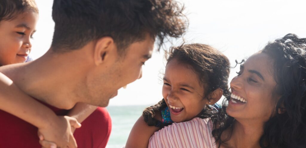 عائلة سعيدة