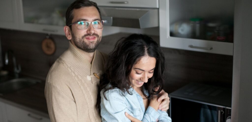 زوجان سعيدان