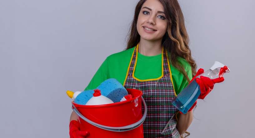 إياكِ وخلط هاتين المادتين في التنظيف! بخار قاتل قد ينتشر فورًا!