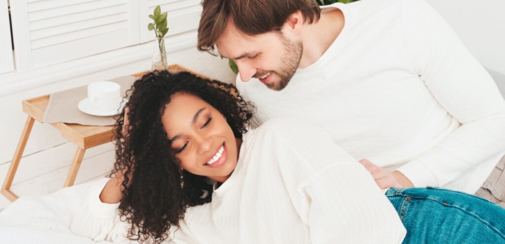 زوجان سعيدان