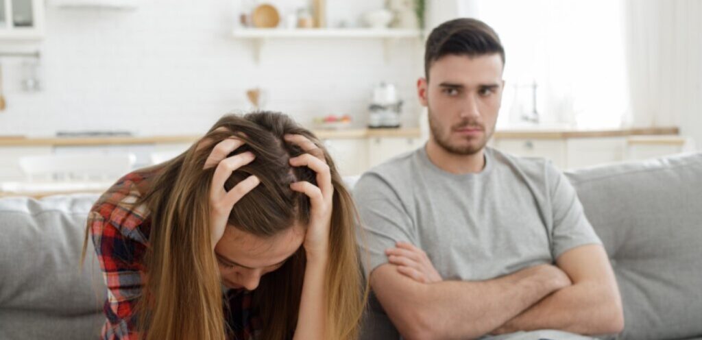 زوجان غاضبان