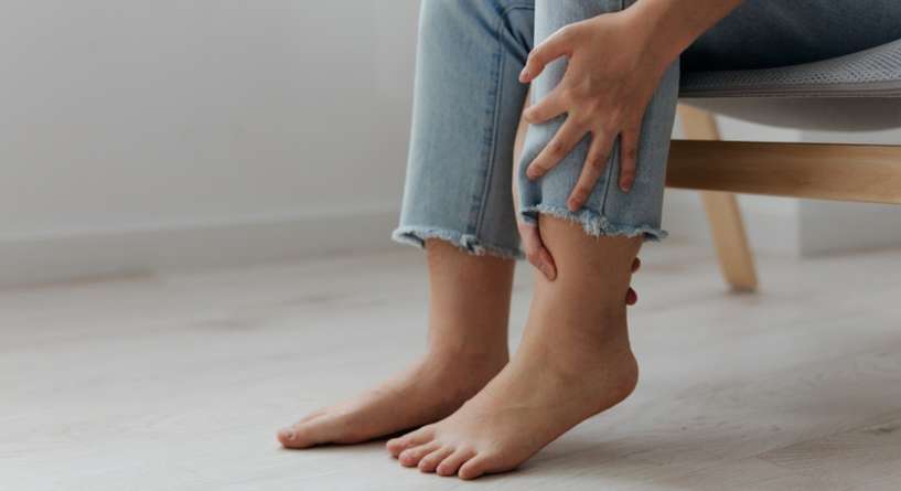 علاج تورم القدمين بعد الولادة الطبيعية