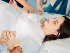 لتسهيل الولاده وفتح الرحم بسرعه