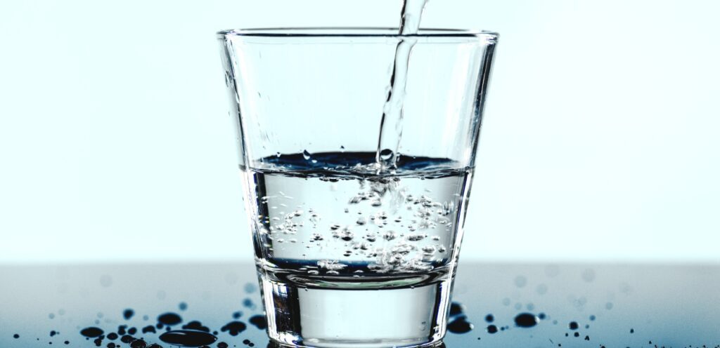 كوب من الماء