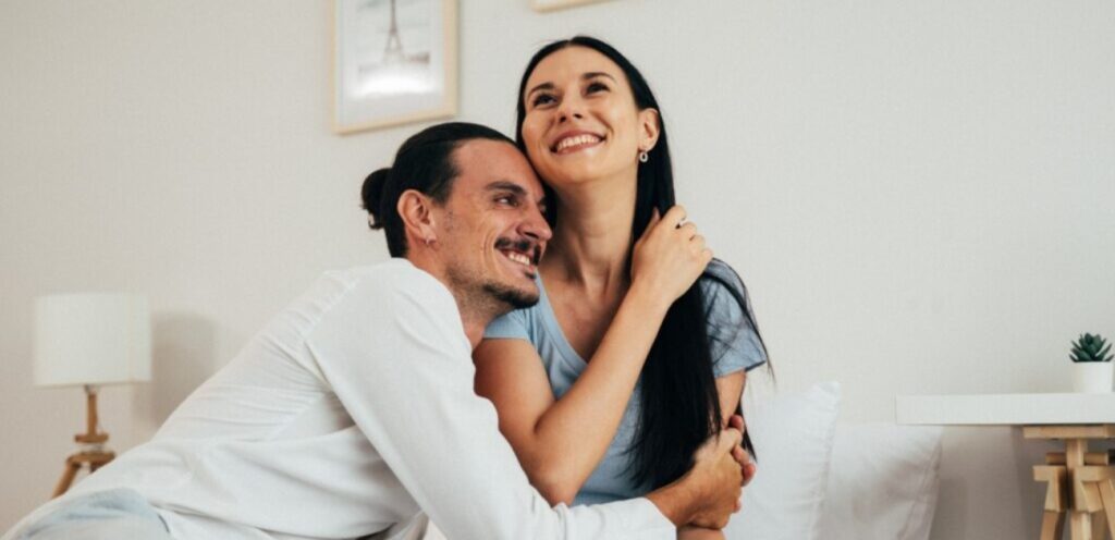 زوجان سعيدان