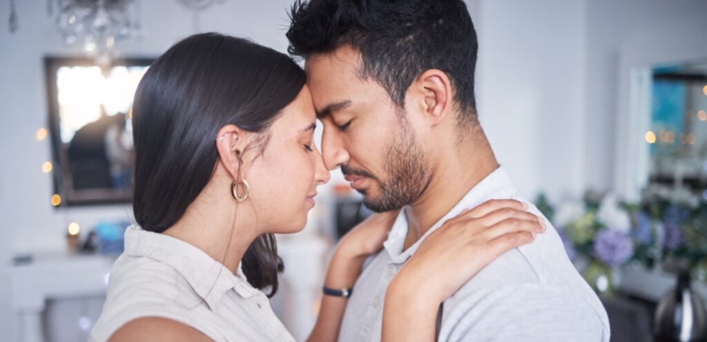 زوجان رومانسيان