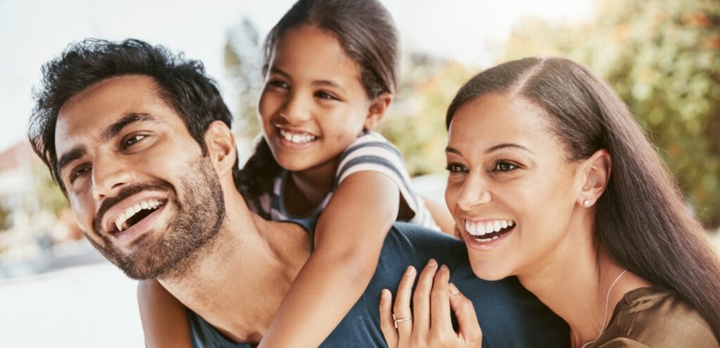 عائلة سعيدة