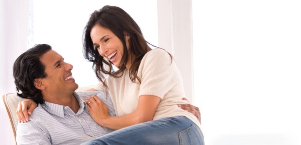 زوجان سعيدان