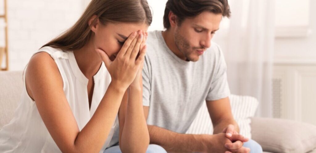 زوجان غاضبان